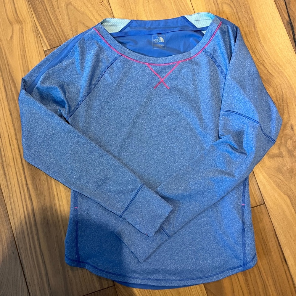 The North Face Ladies long sleeve top